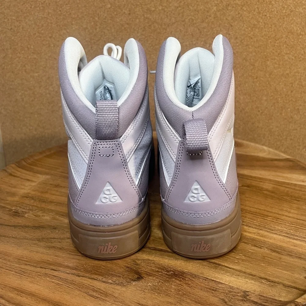 Nike ACG
Woodlands 2 GS
Brand new
Light violet ore/platinum/gum brown phantom - Picture 6 of 10